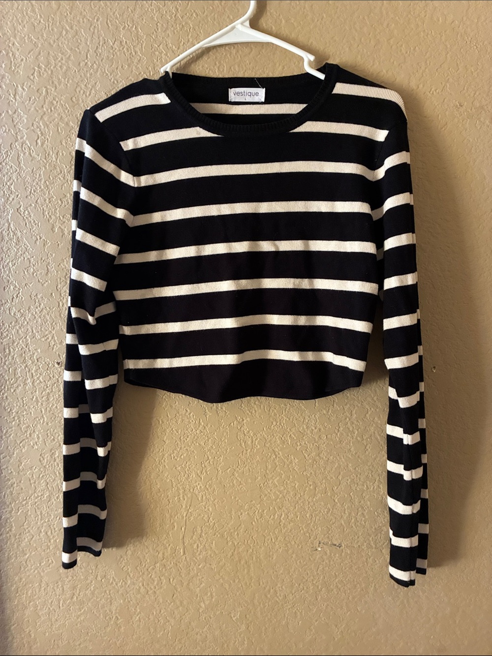 vestique Black and White Striped Long-Sleeve Crop Sweater